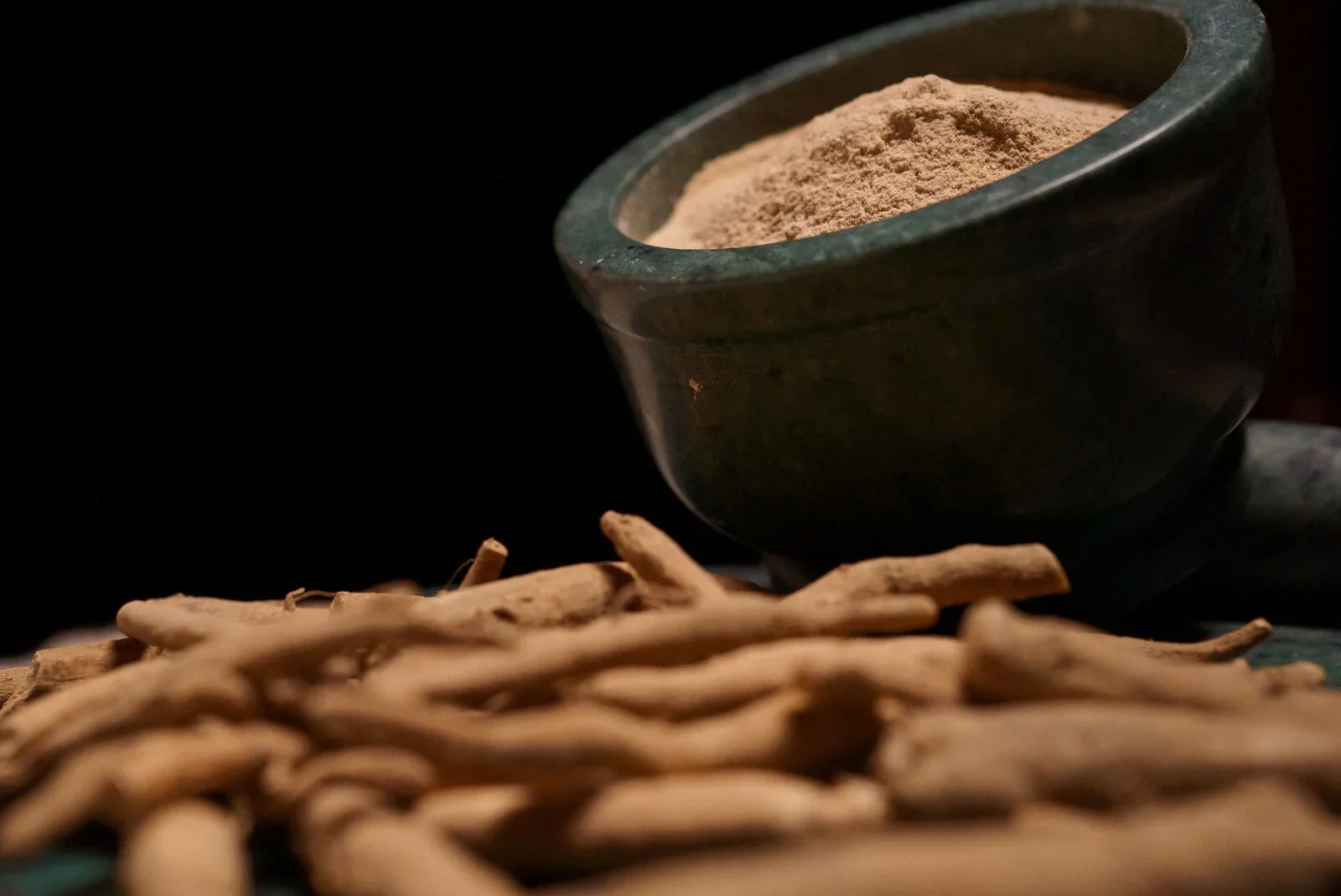 Czym są adaptogeny? Kompletny przewodnik dla początkujących